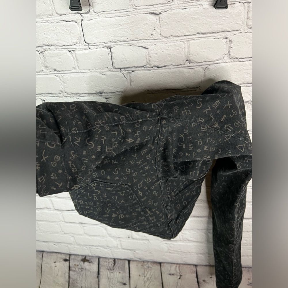Levi's Legging Fit Skinny Mid Rise Jeans Black Grey Symbols Woman's size 31x30 - Picture 8 of 10